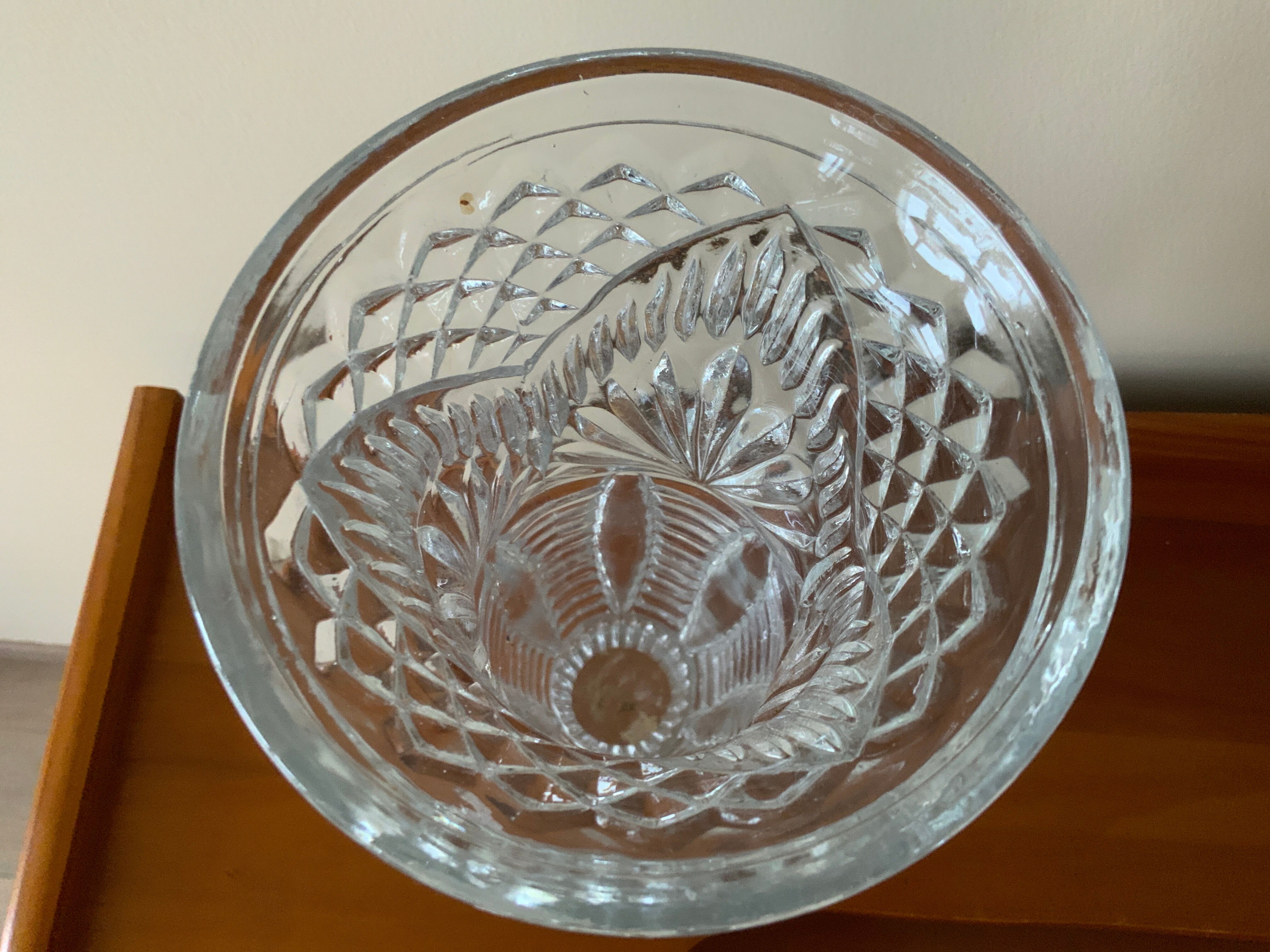 Chiseled glass vase