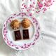 Cake stand | EPIAG | pink/purple ribbons/bows and garlands