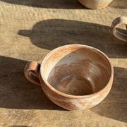 11 tasses à café vintage en grès mat brut