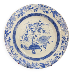 Grand plat en porcelaine