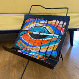 Enamelled magazine rack