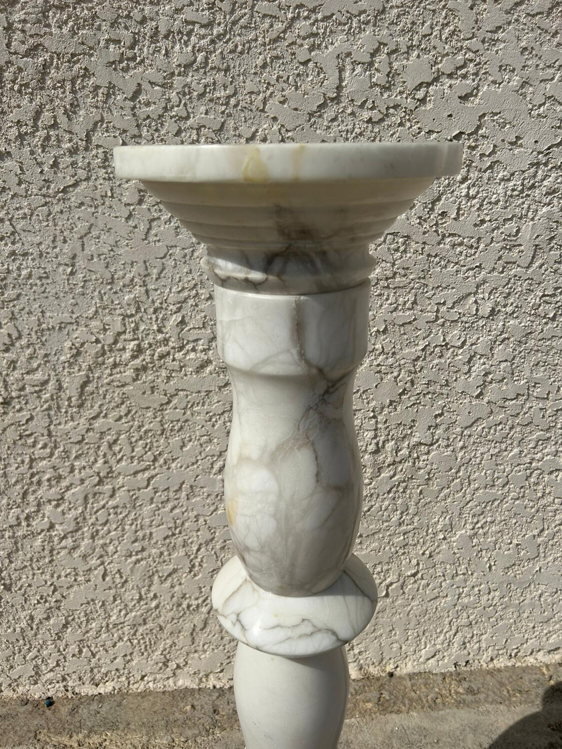 Colonne en marbre lumineuse