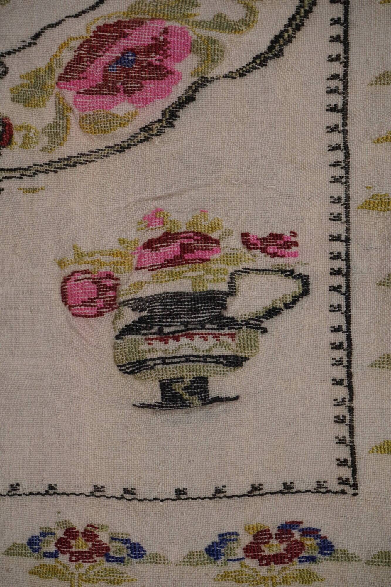 Vintage Turkish kilim, handwoven, 90x104 cm.