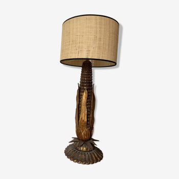 Golden-footed lamp in the shape of a mais
