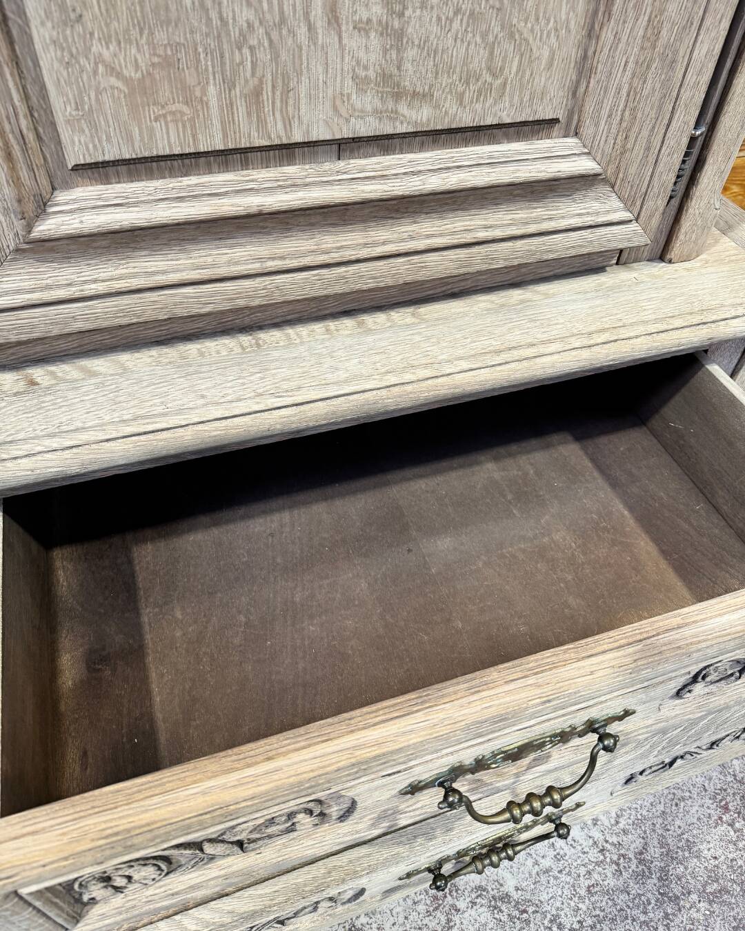 Aero-blasted solid oak wardrobe - Louis XV style