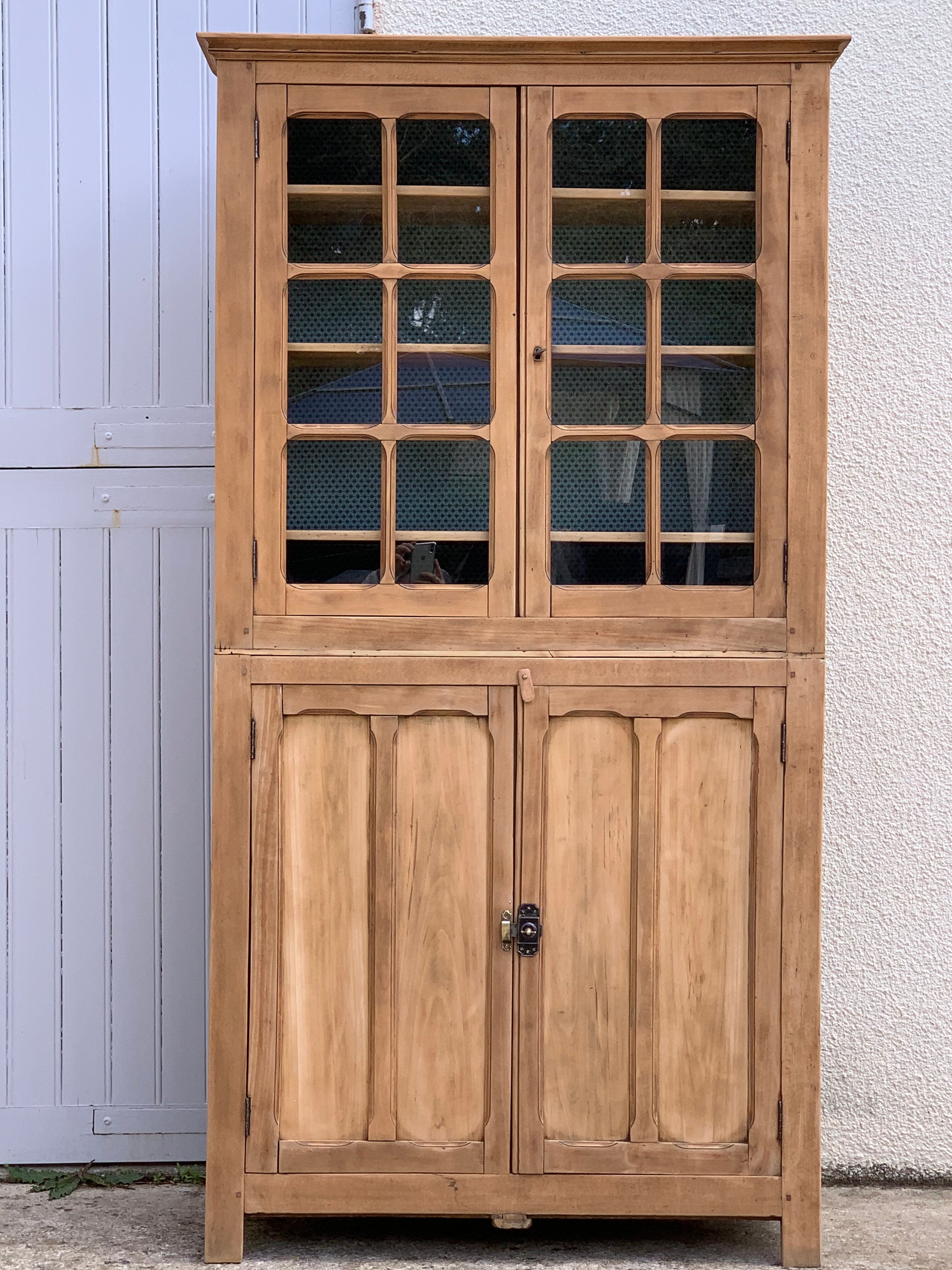 Parisian buffet glazed raw wood