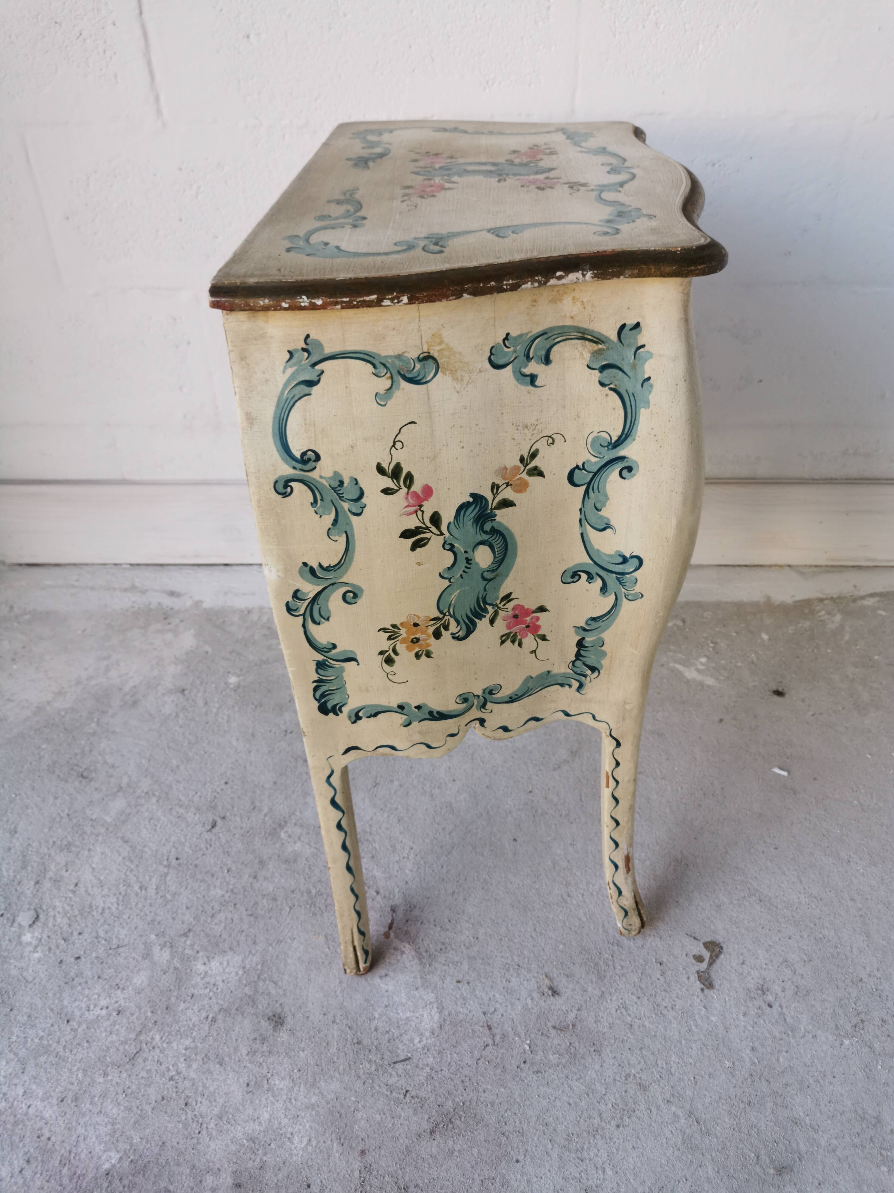 Chevet commode de style vénitien