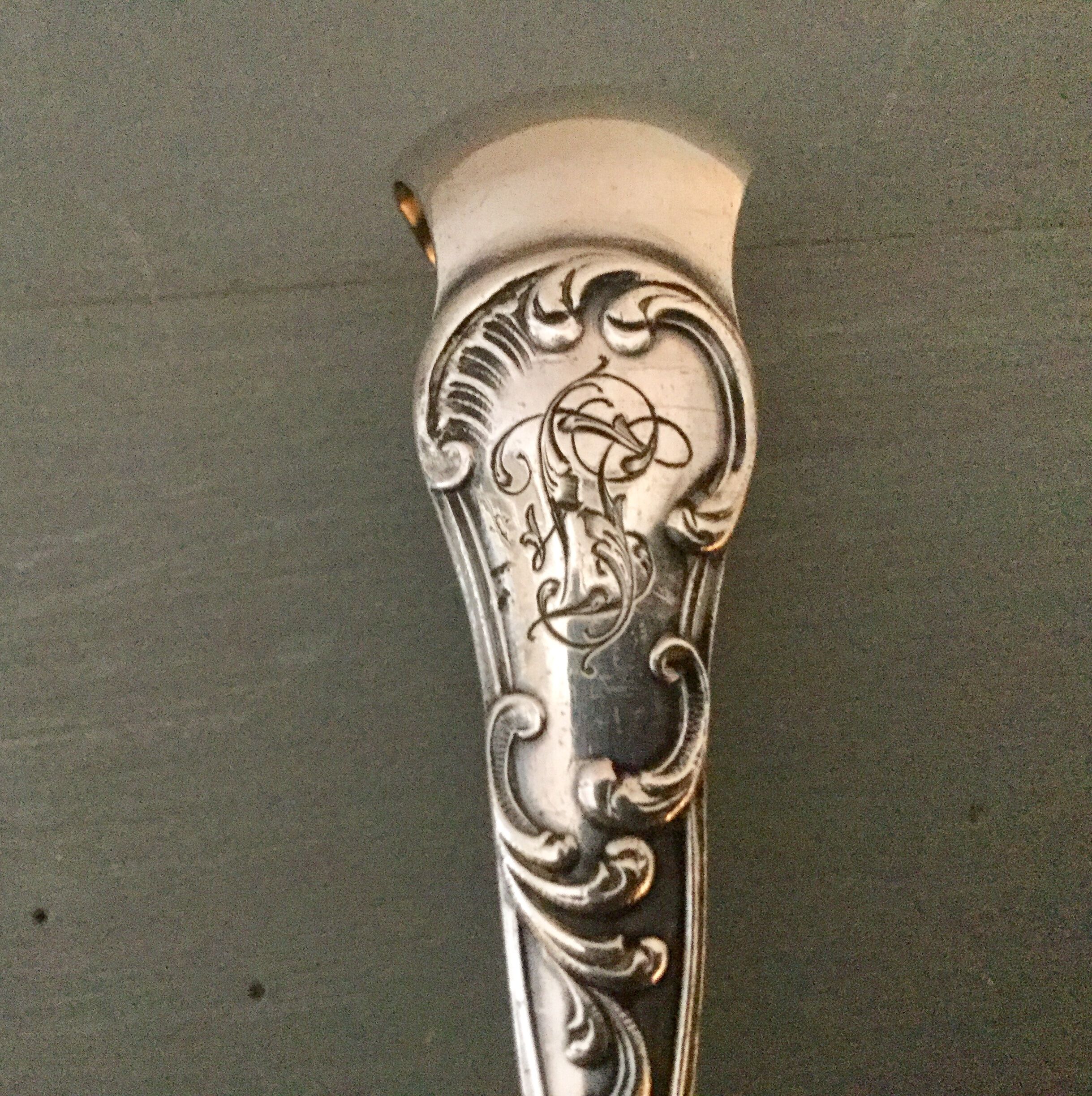 Massive silver sugar pinch