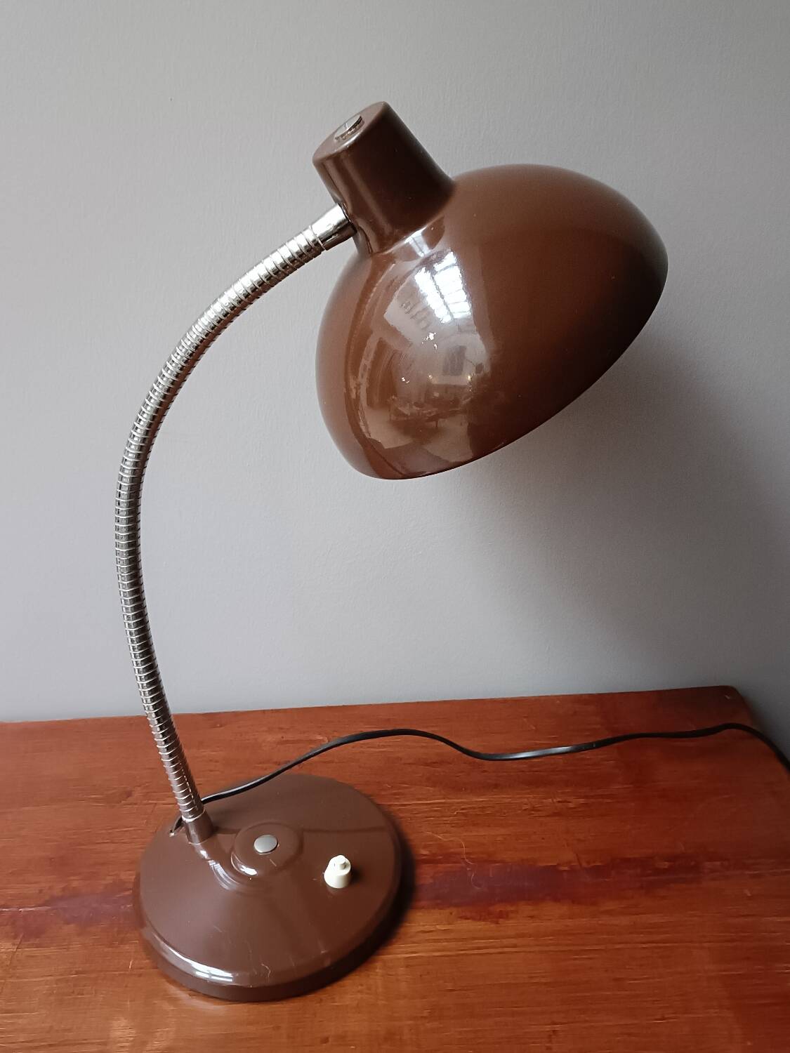Flexible vintage chocolate lamp
