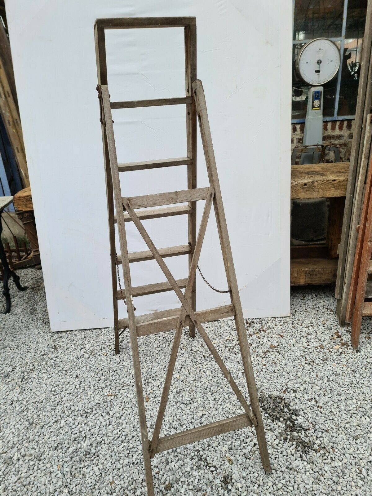 Wooden painter's stepladder