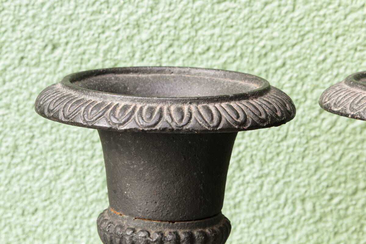 Pair of miniature Medicis vases in cast iron