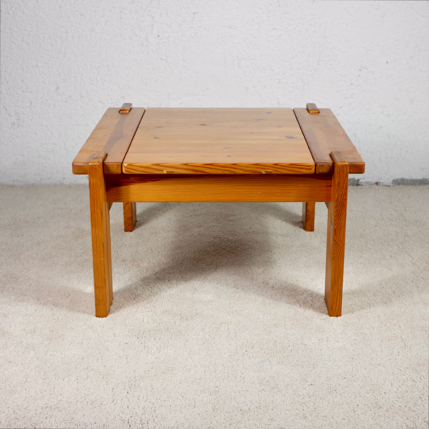 Brutalist coffee table Maison Regain