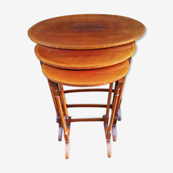 Tables gigognes art nouveau