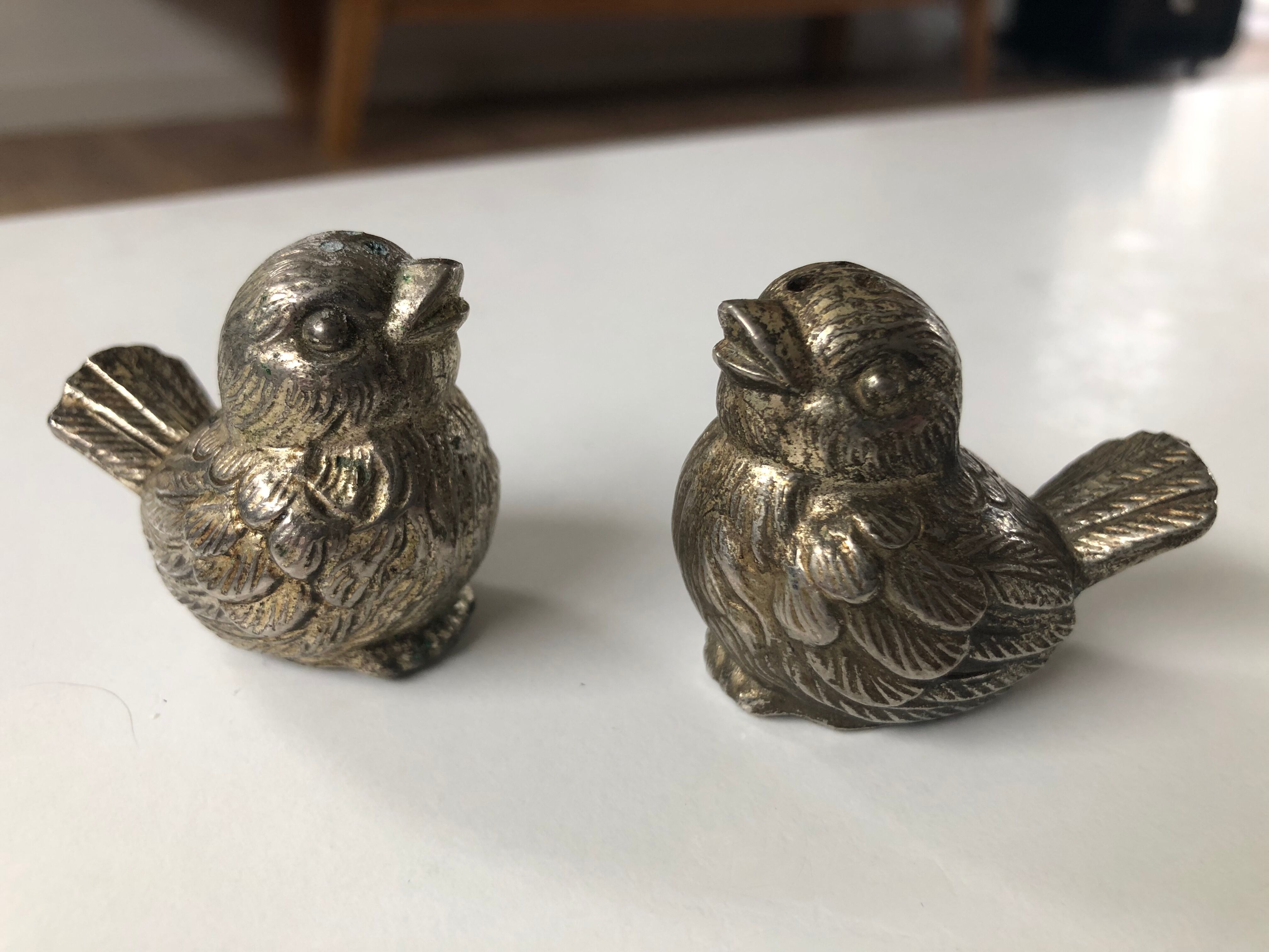 Pepper salt shaker birds