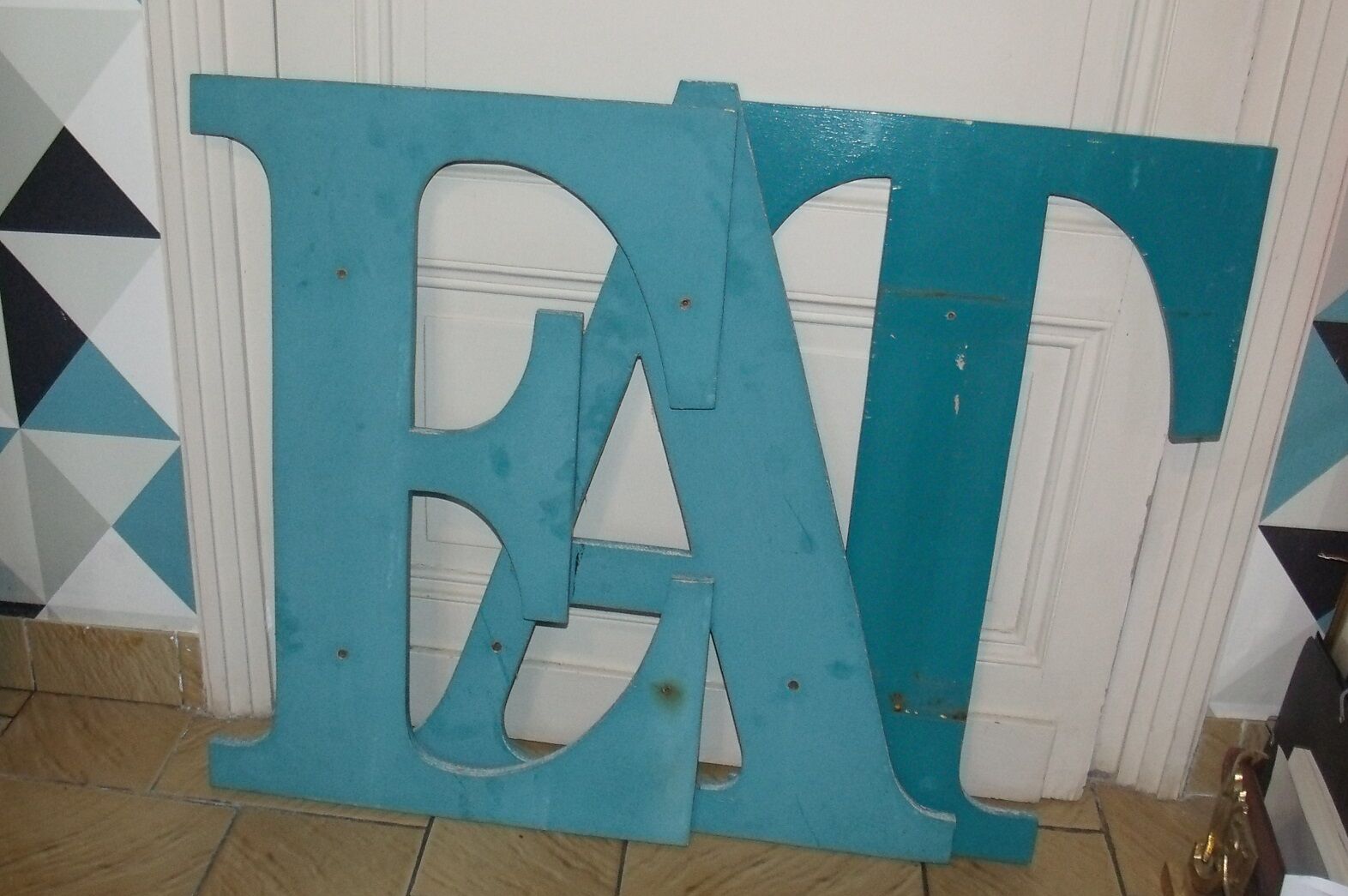 Wooden sign letter O