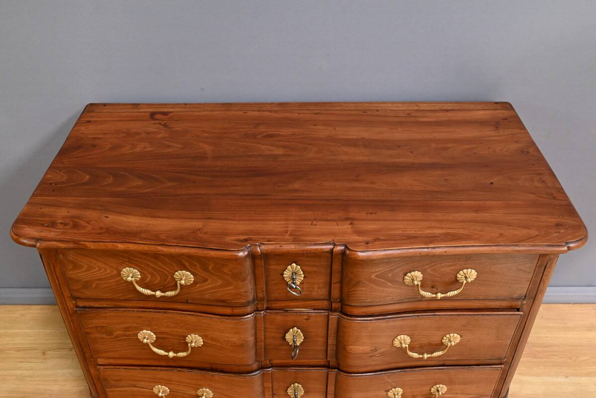 Acacia chest of drawers, Louis XV period – 2nd part of the 18th century