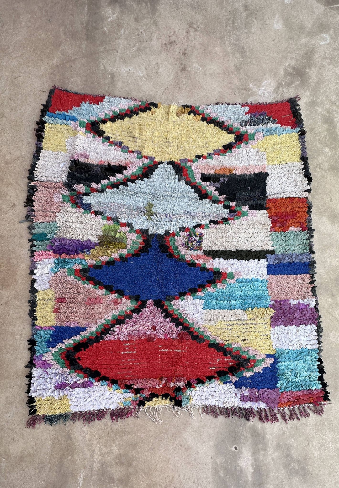 Moroccan carpet Boucherouite colored - 137 x 154 cm