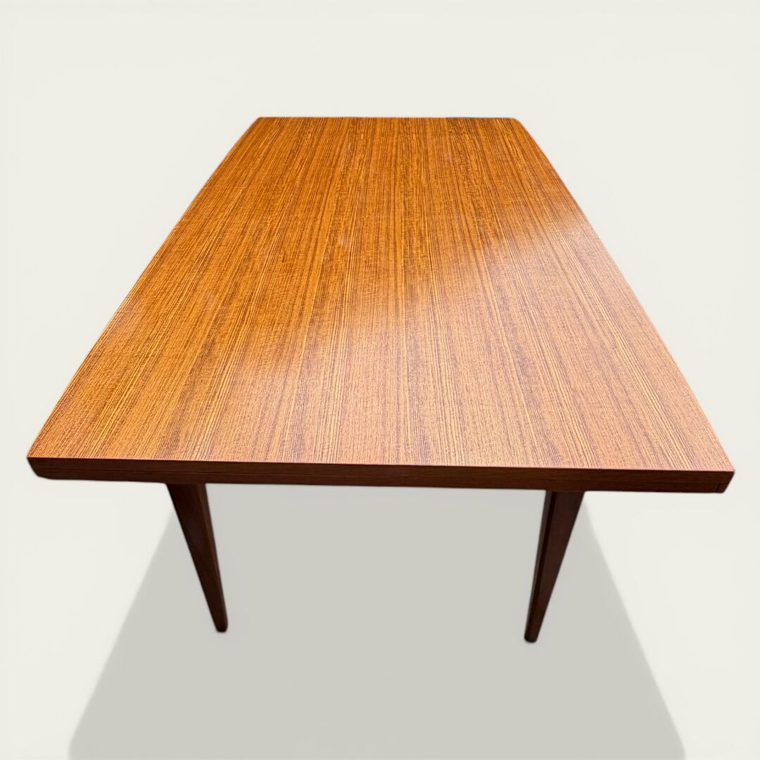Scandinavian extendable dining table in Teak 1960