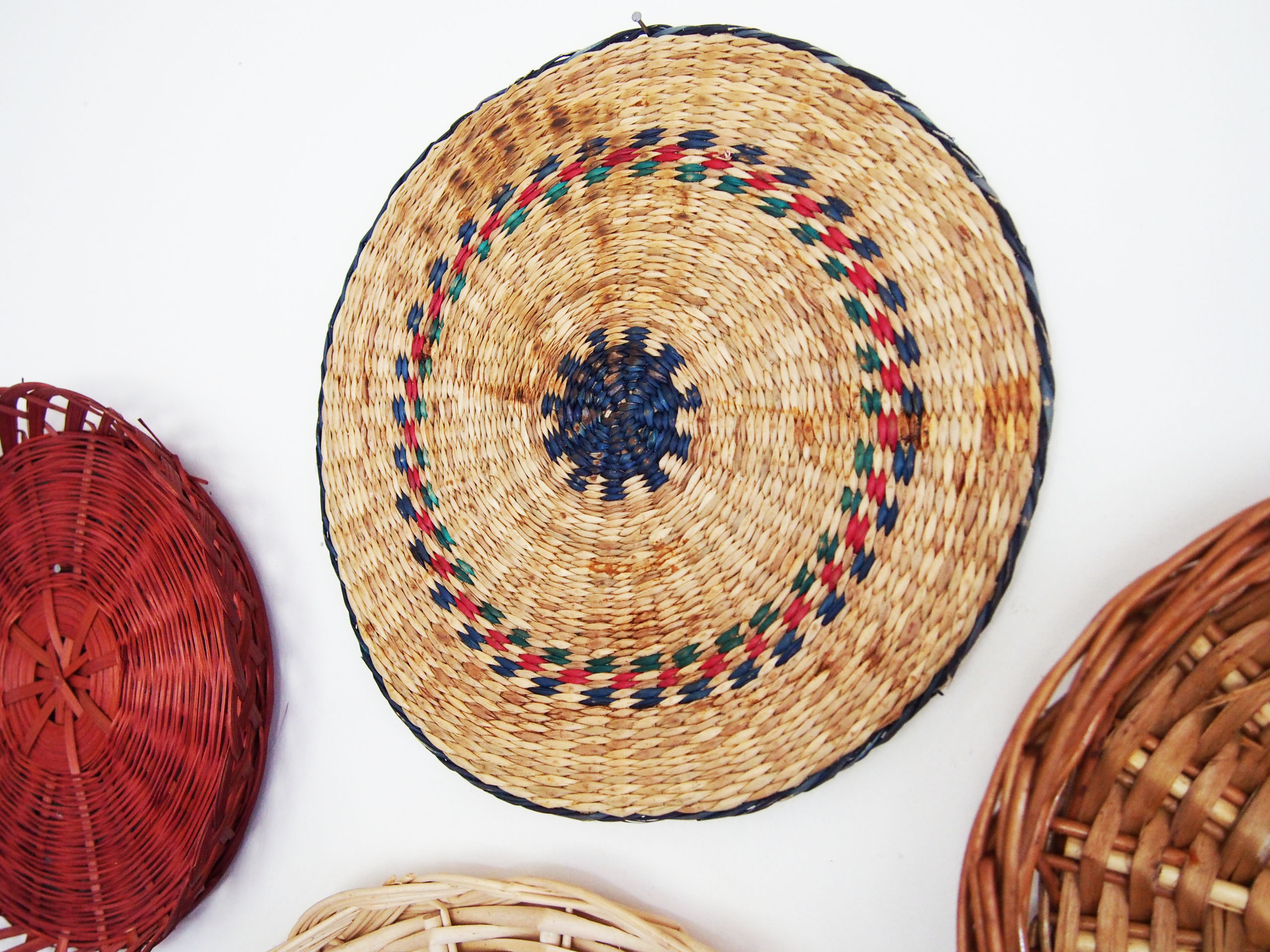 Wicker wall composition