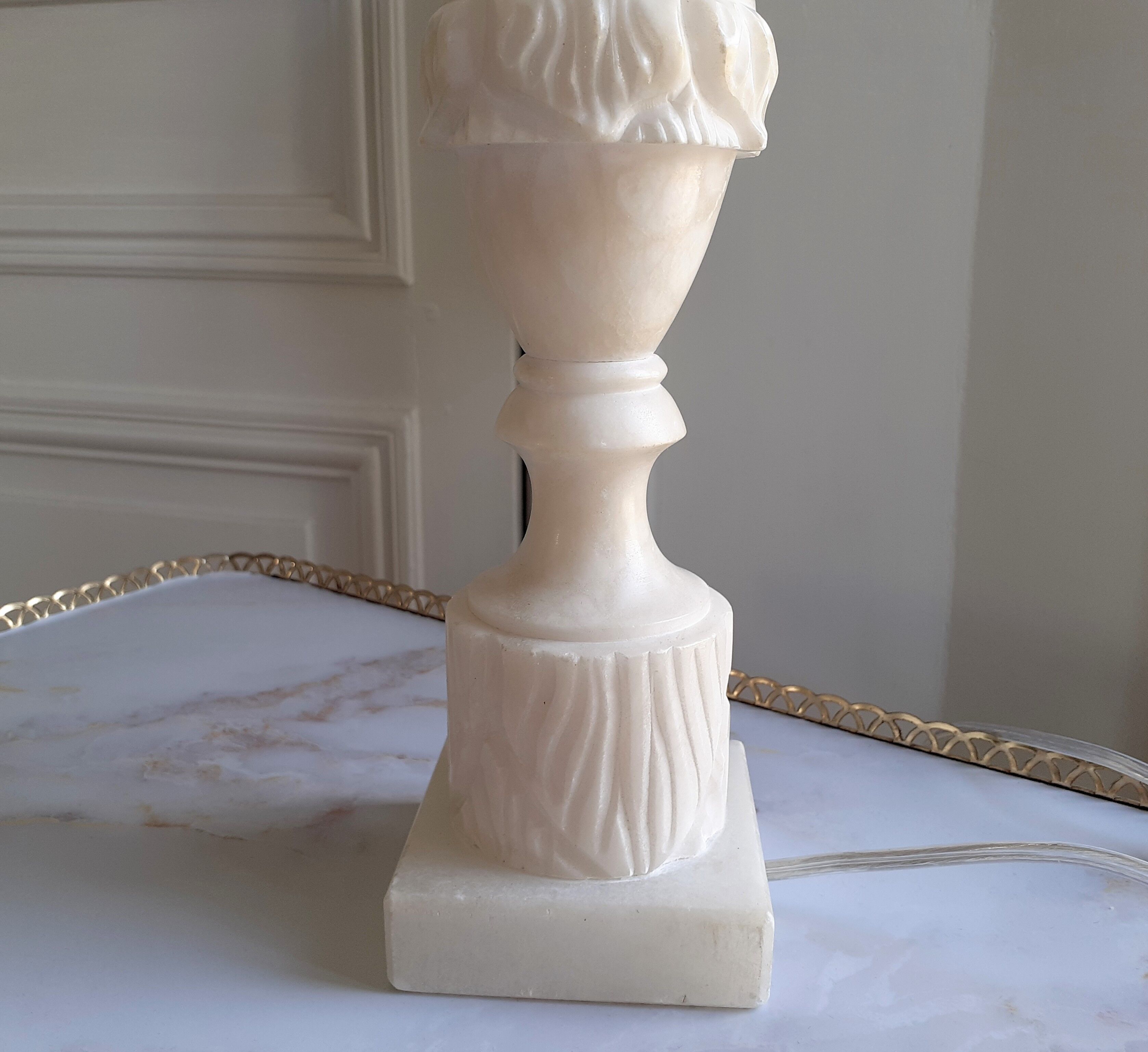 Alabaster marble lamp