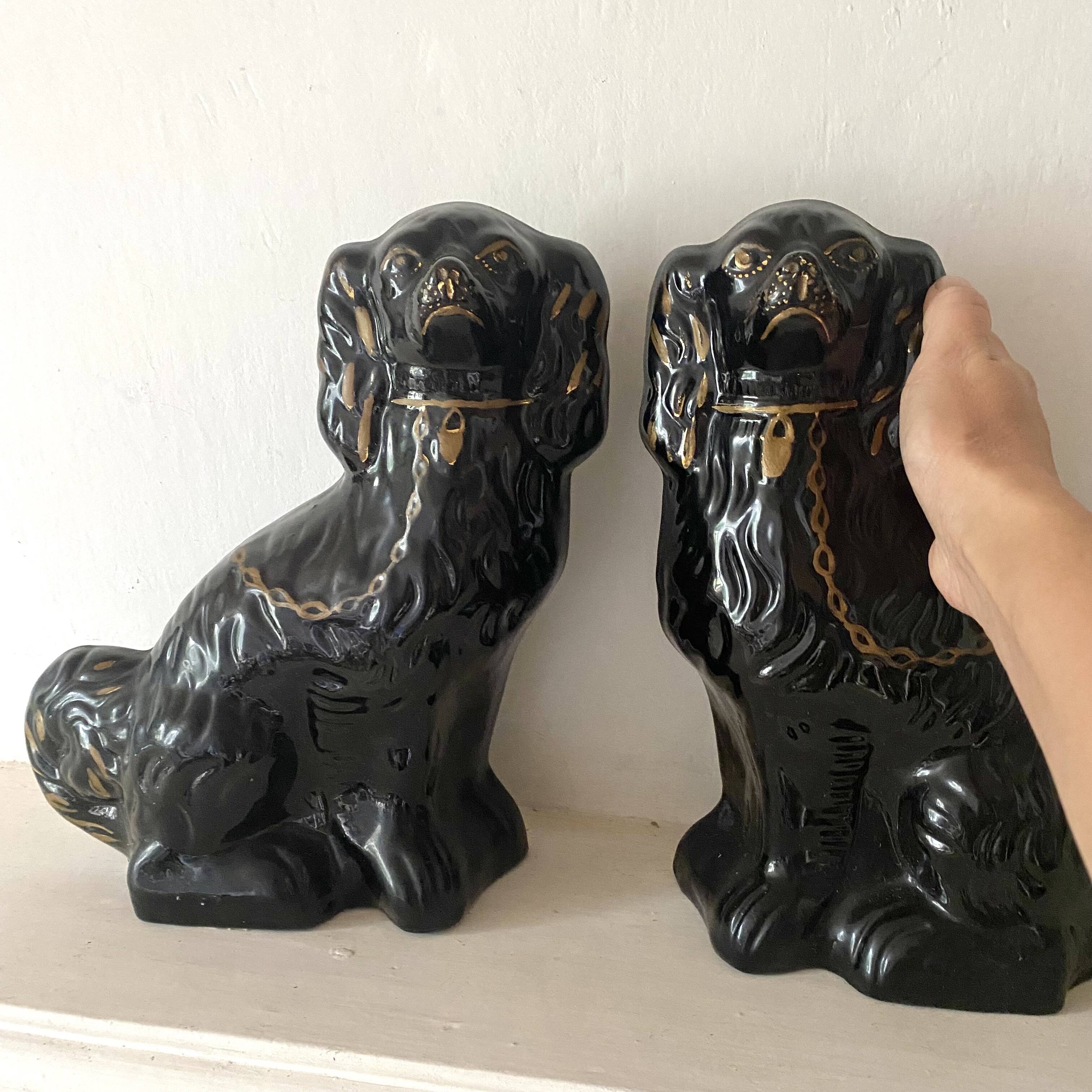 Paire de chiens en céramique dit strafforshire dogs