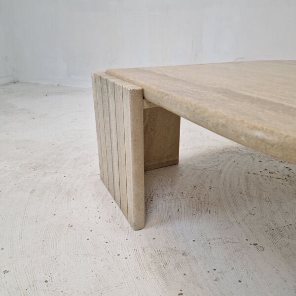 Table basse italienne en travertin, années 1980