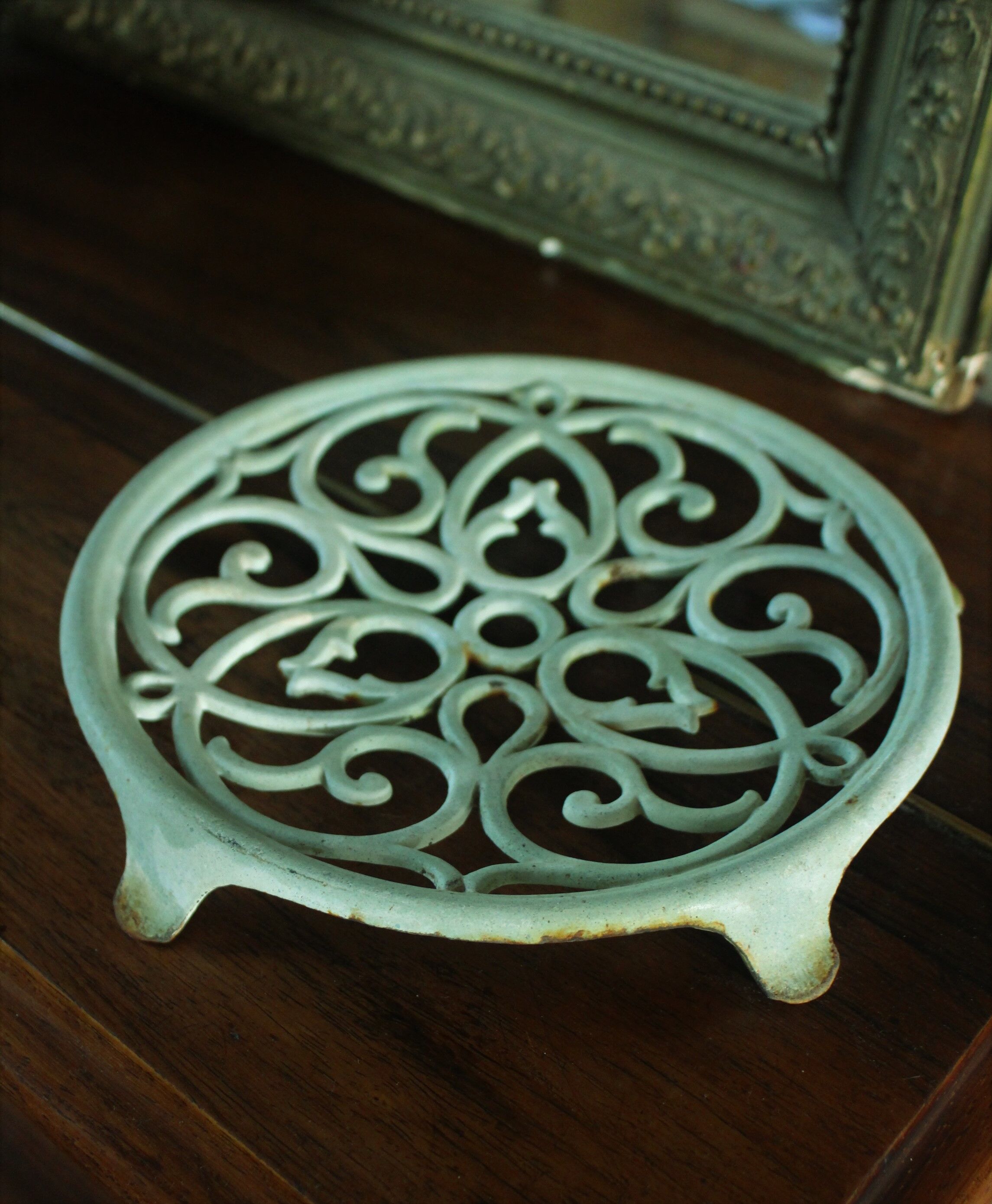 Round cast iron underside
