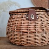 Rattan fisherman's basket or bag