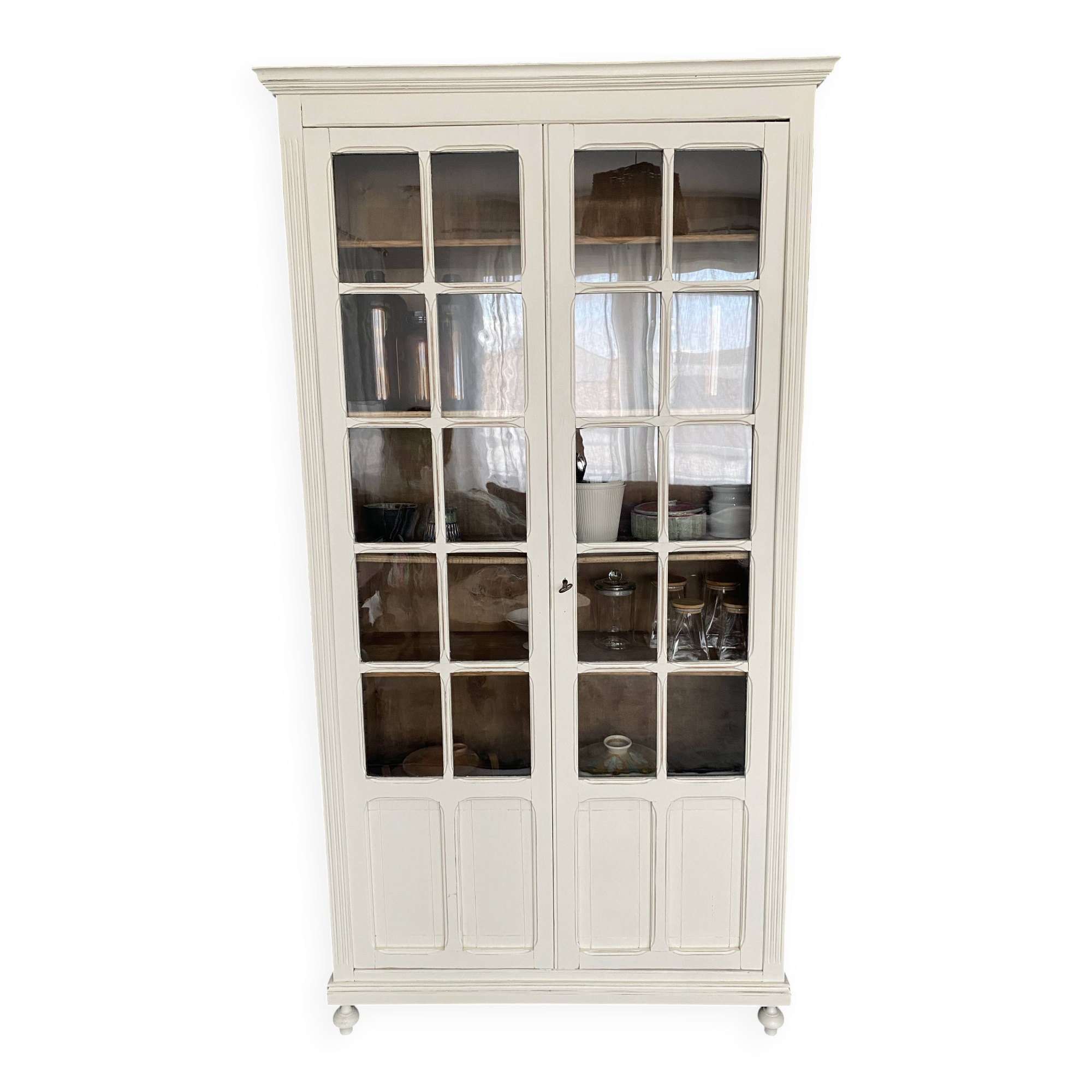 Armoire vitrée parisienne ancienne