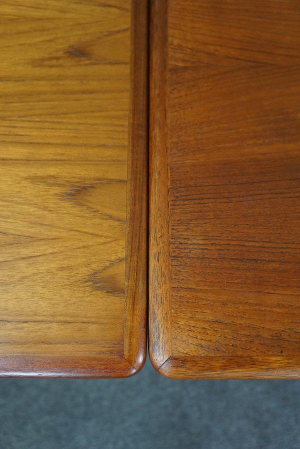 Set of 6 chairs and dining table Niels Otto Møller