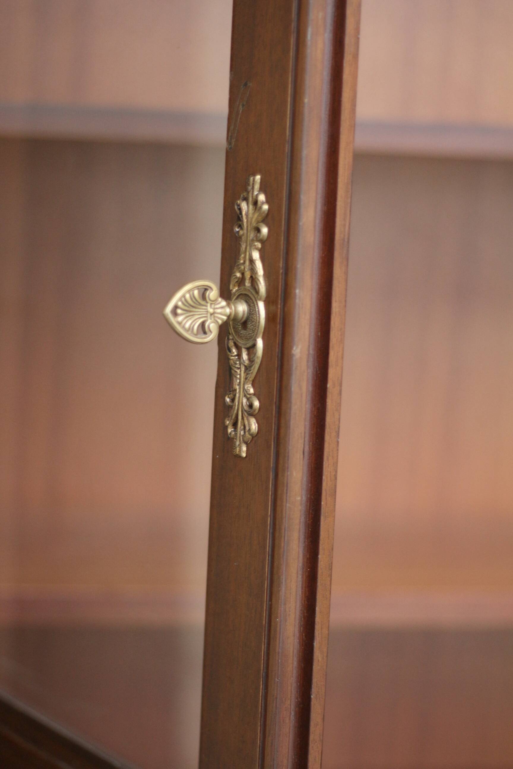 Mahogany veneer library, coming from Matignon