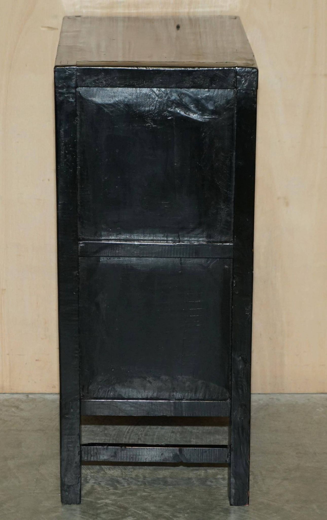 Armoirechinoise antique laquée à la main, grande armoire latérale