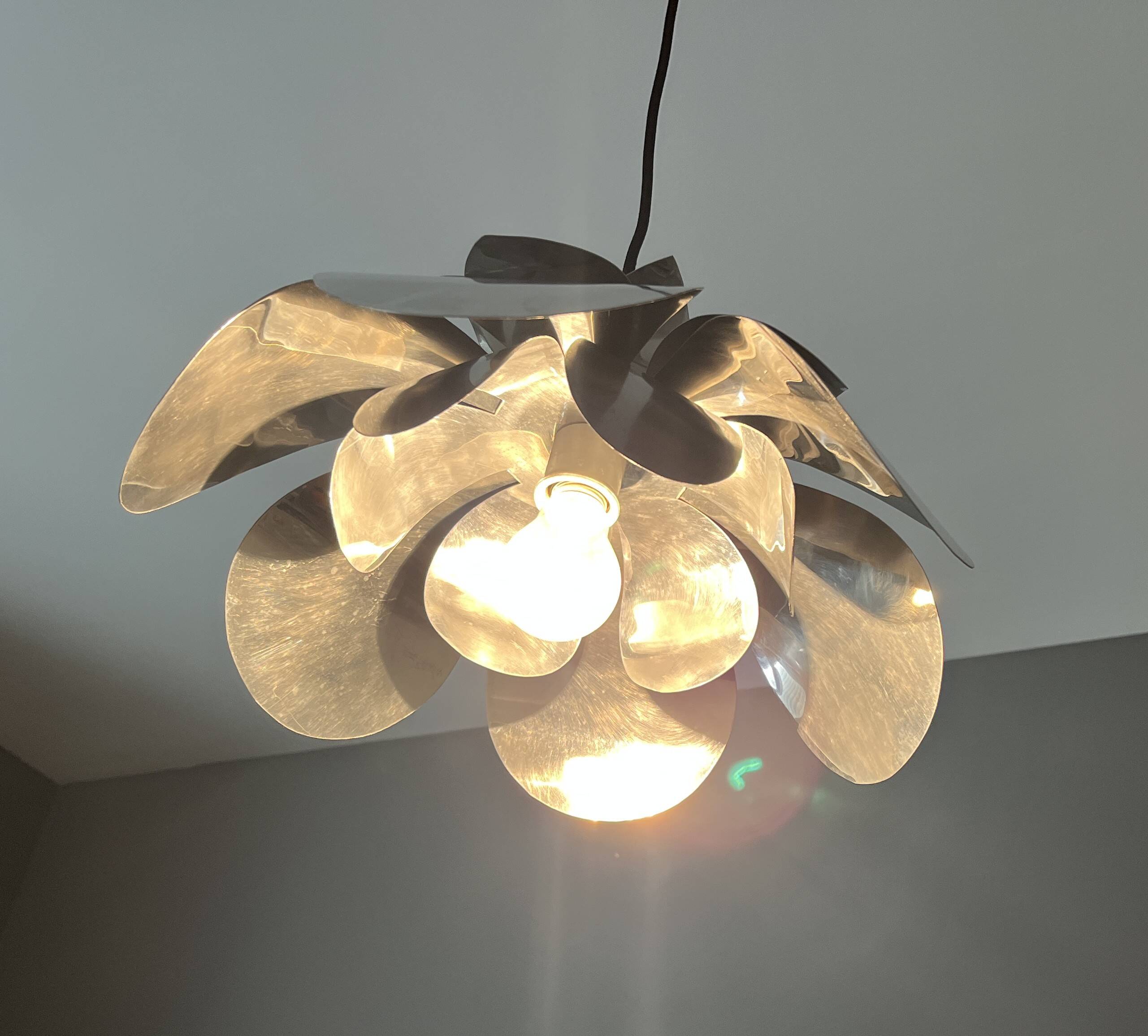 Vintage chrome flower-shaped pendant (1970)