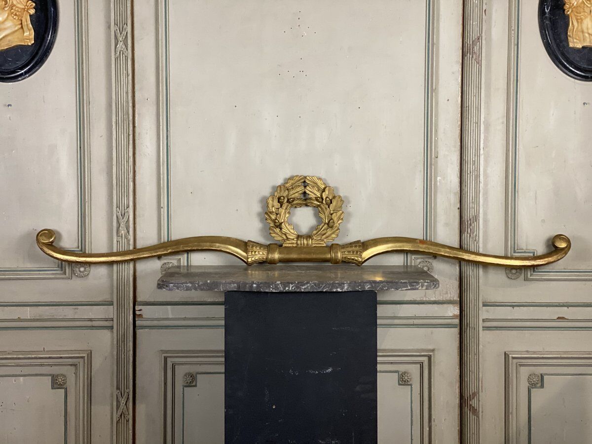 Élément de décoration en bois sculpté, cantonnière, XVIIIème siècle