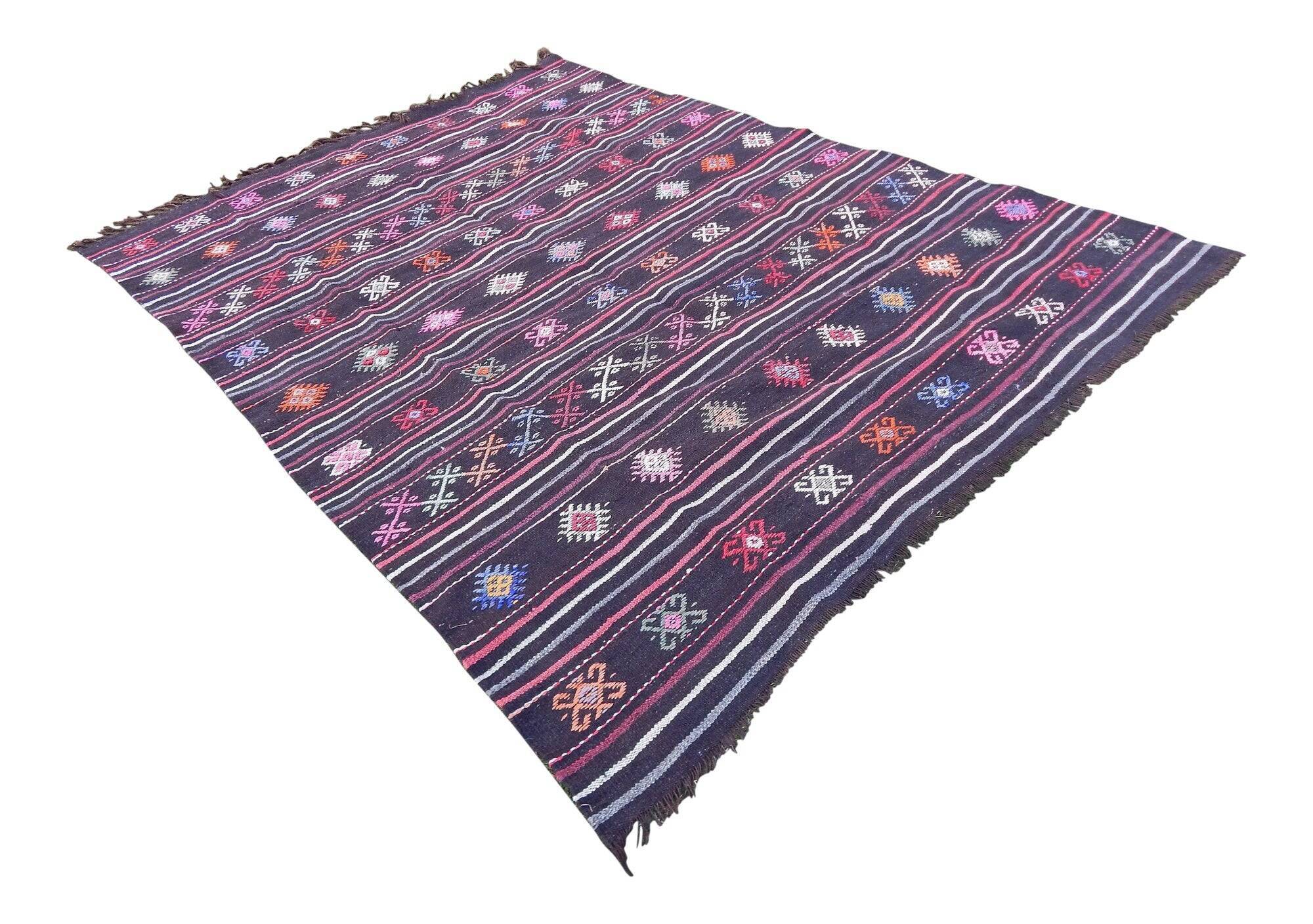 Vintage Turkish kilim handwoven 211x285 cm