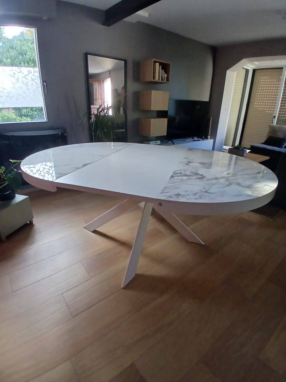 Extendable round table Calligaris