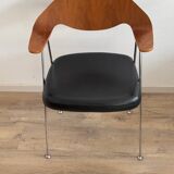 Robin Day 675 Chair