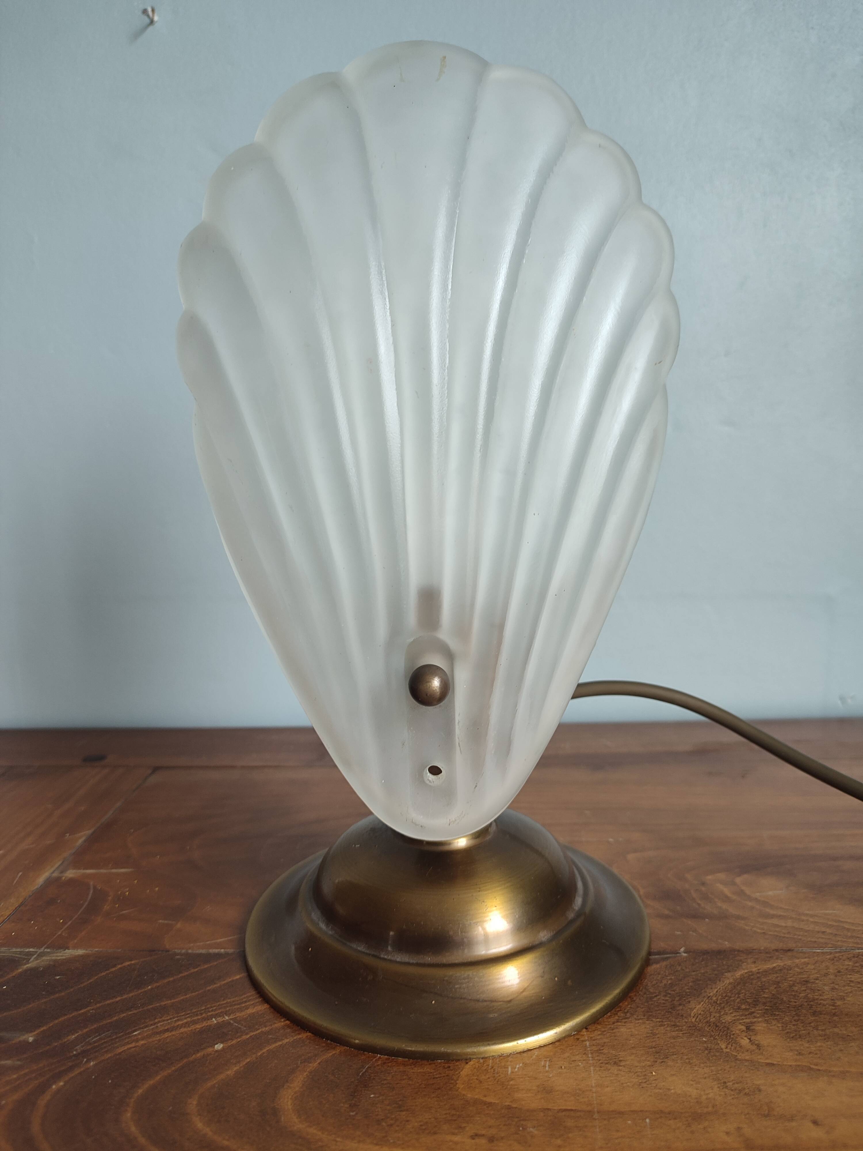 Vintage shell table lamp