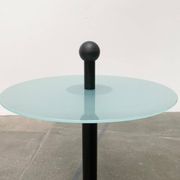 Table d'appoint postmoderne vintage d'Ikea