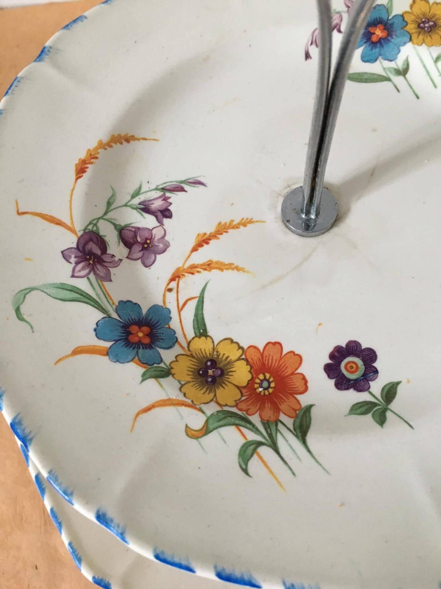 Porcelain server or display stand stamped Parrott & Company, Made in England, n° 478