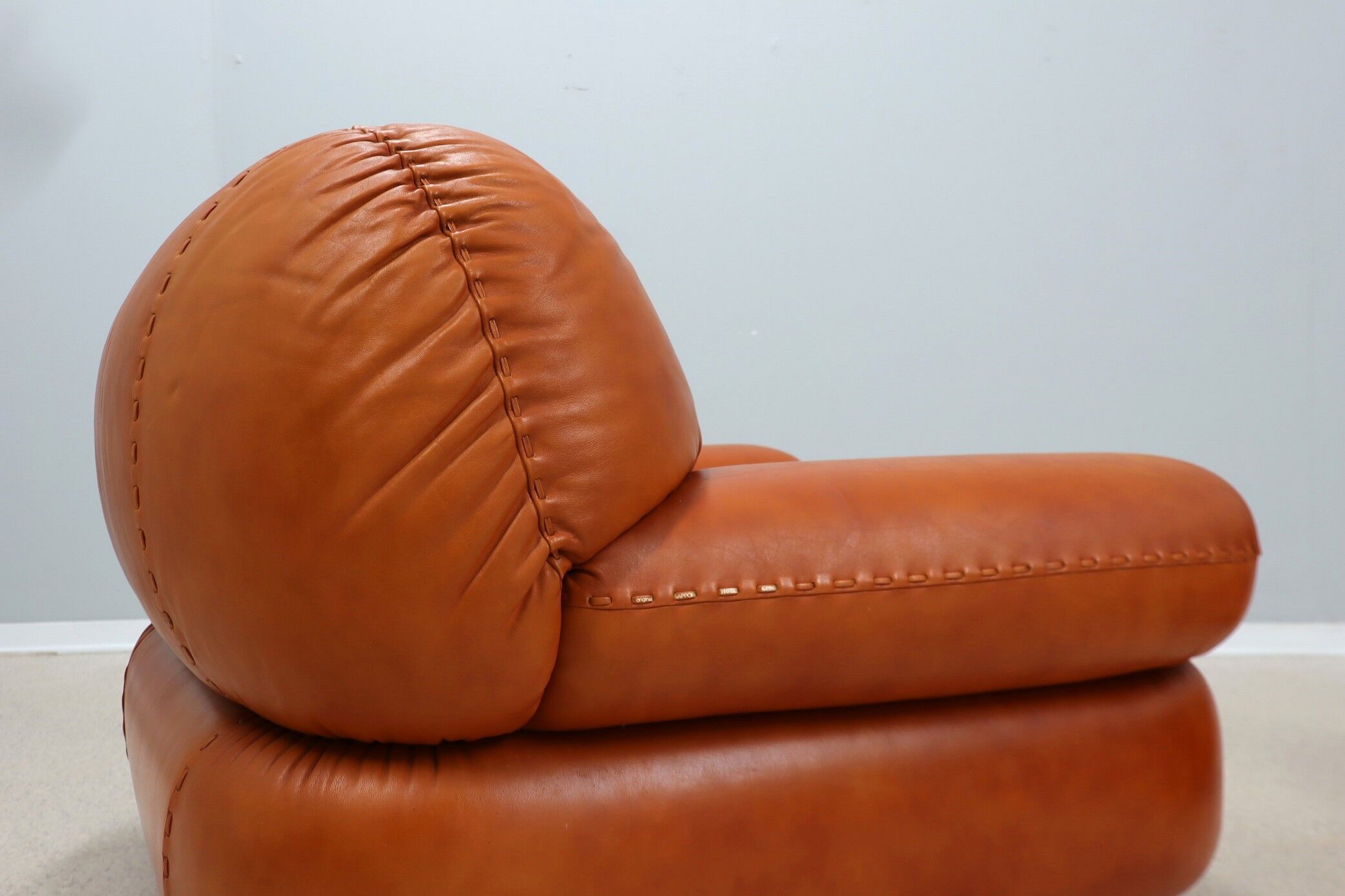 Fauteuils en cuir de cognac Sapporo 1970s