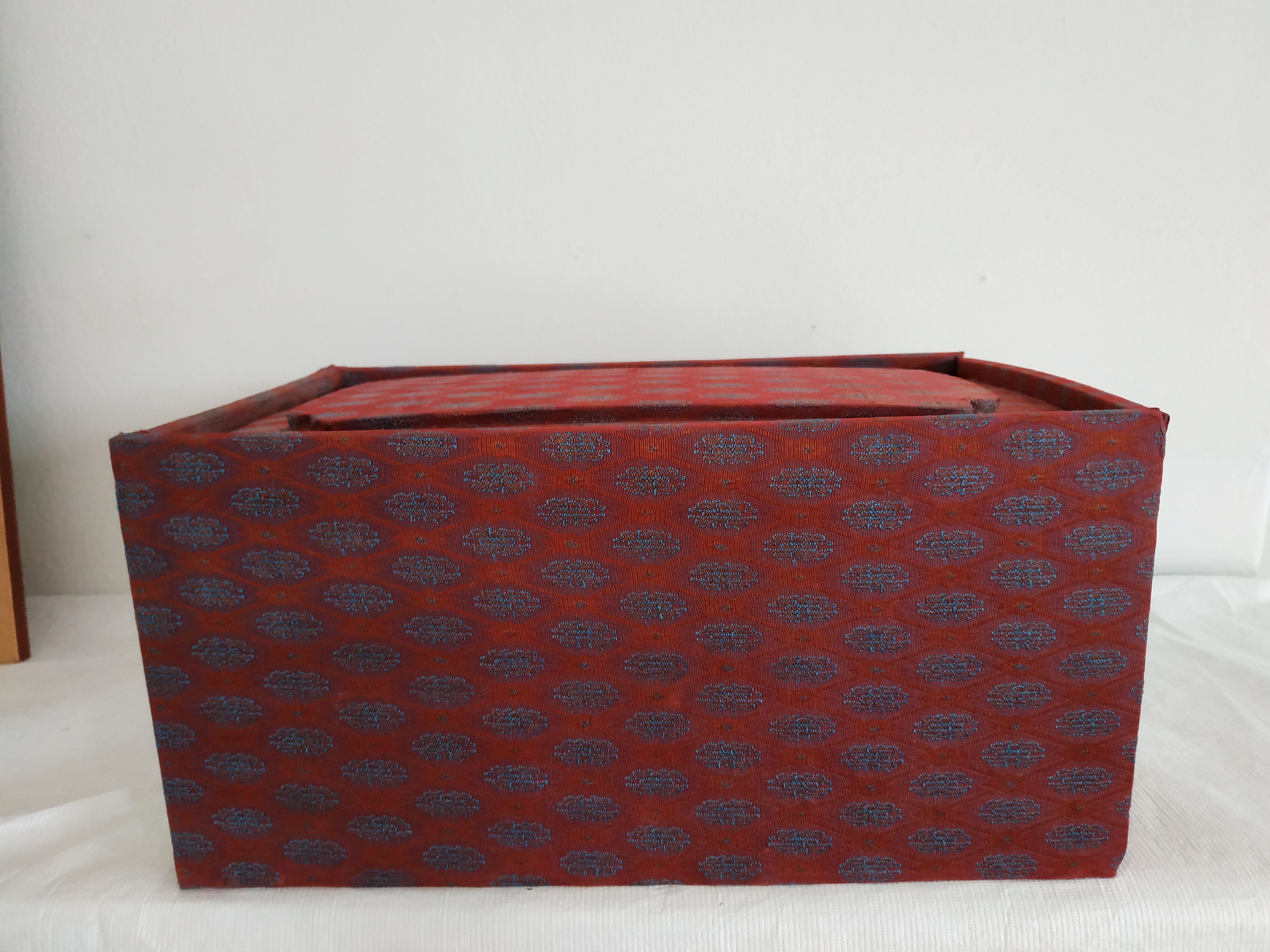 Chinese vase with its original box