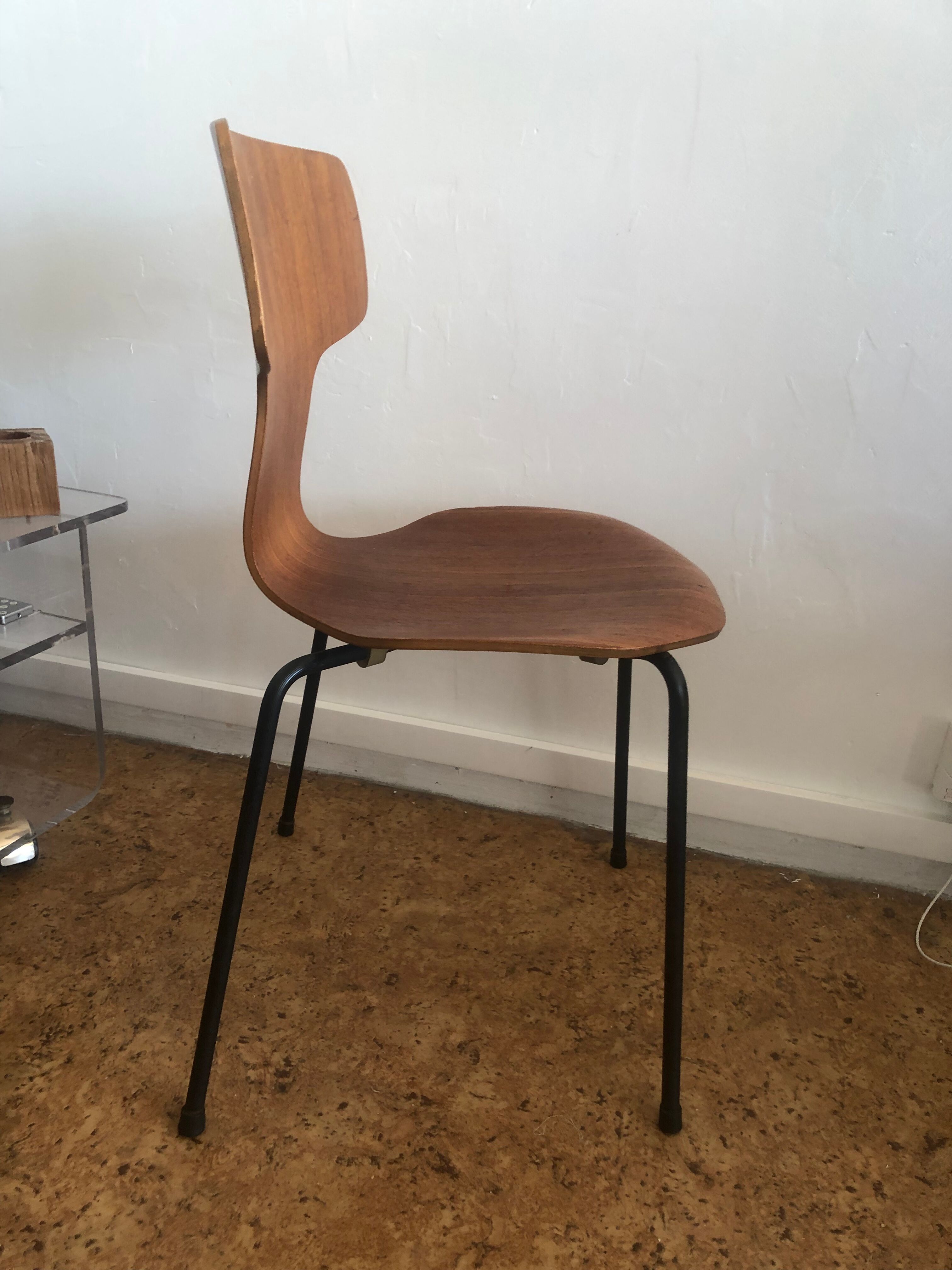 Hammer Chair 3103 by Arne Jocobsen , Fritz Hansen