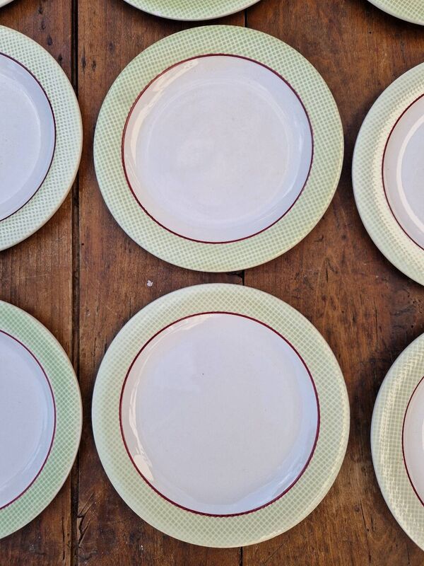 Lot De 12 Assiettes À Dessert Modèle Isoard Manufacture Salins