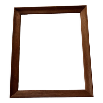 Empty frame in simple vintage wood Total dimension: height -67,5cm- width -57cm- depth -4cm