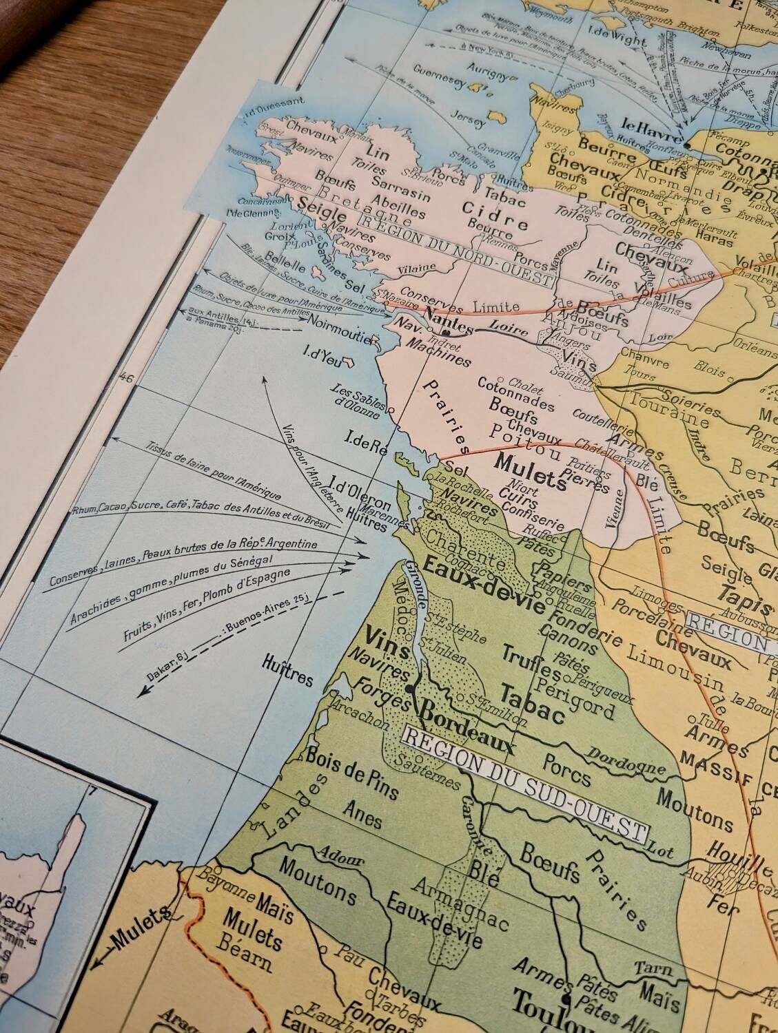 Printed in 1900, map of economic France.