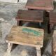 Tabouret d'appoint en teck upcyclé, traces de chromie verte