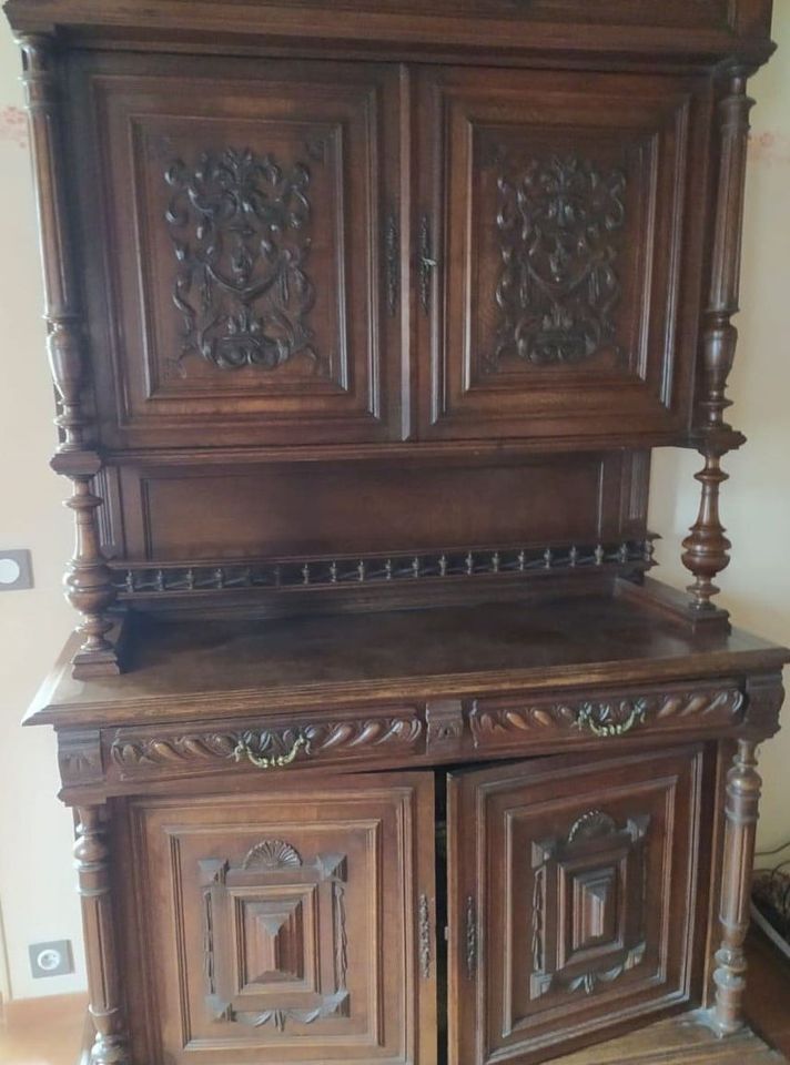 Buffet Style Henri II