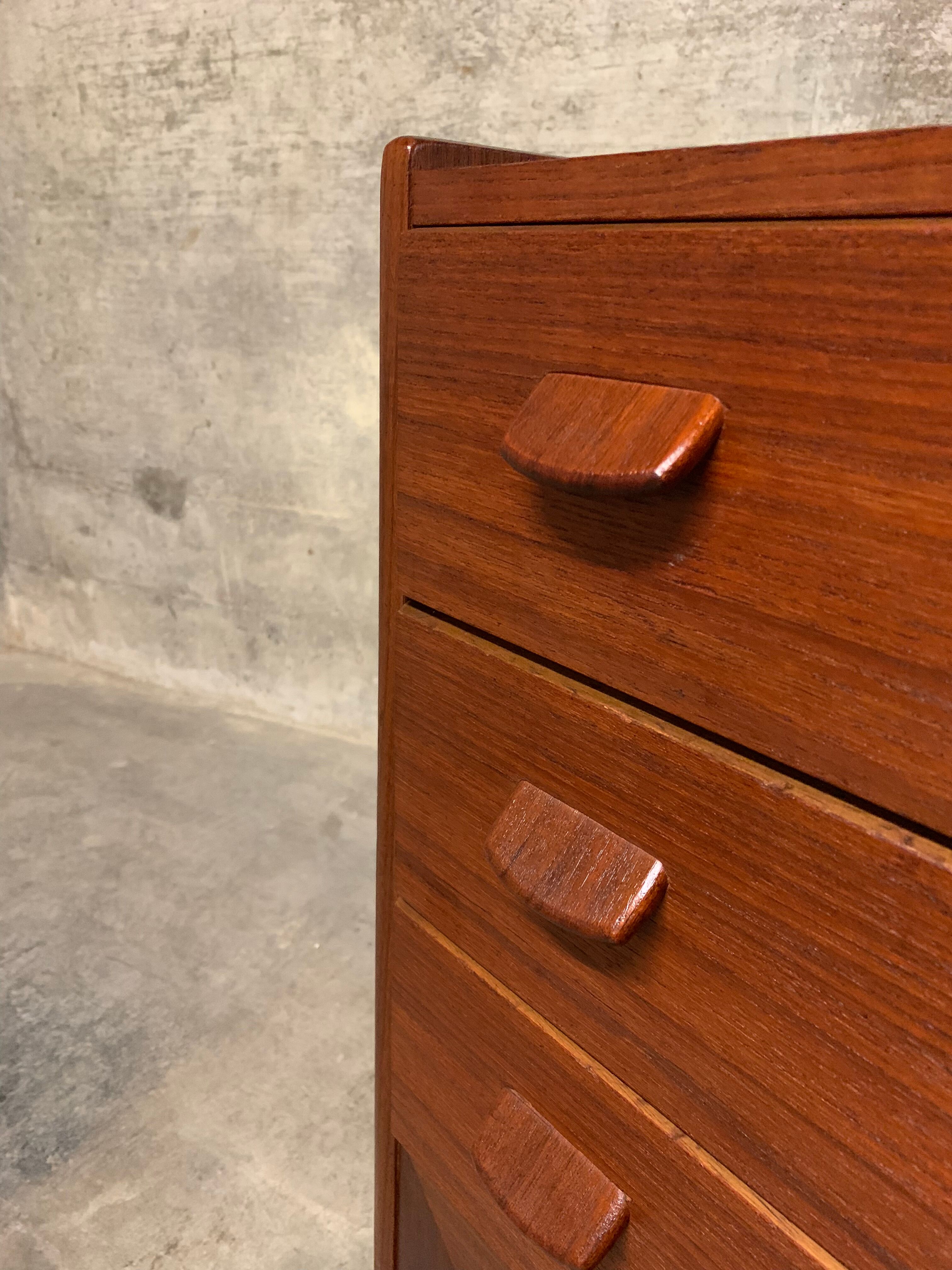 Danish mid-century chest of drawers by Poul Hundevad