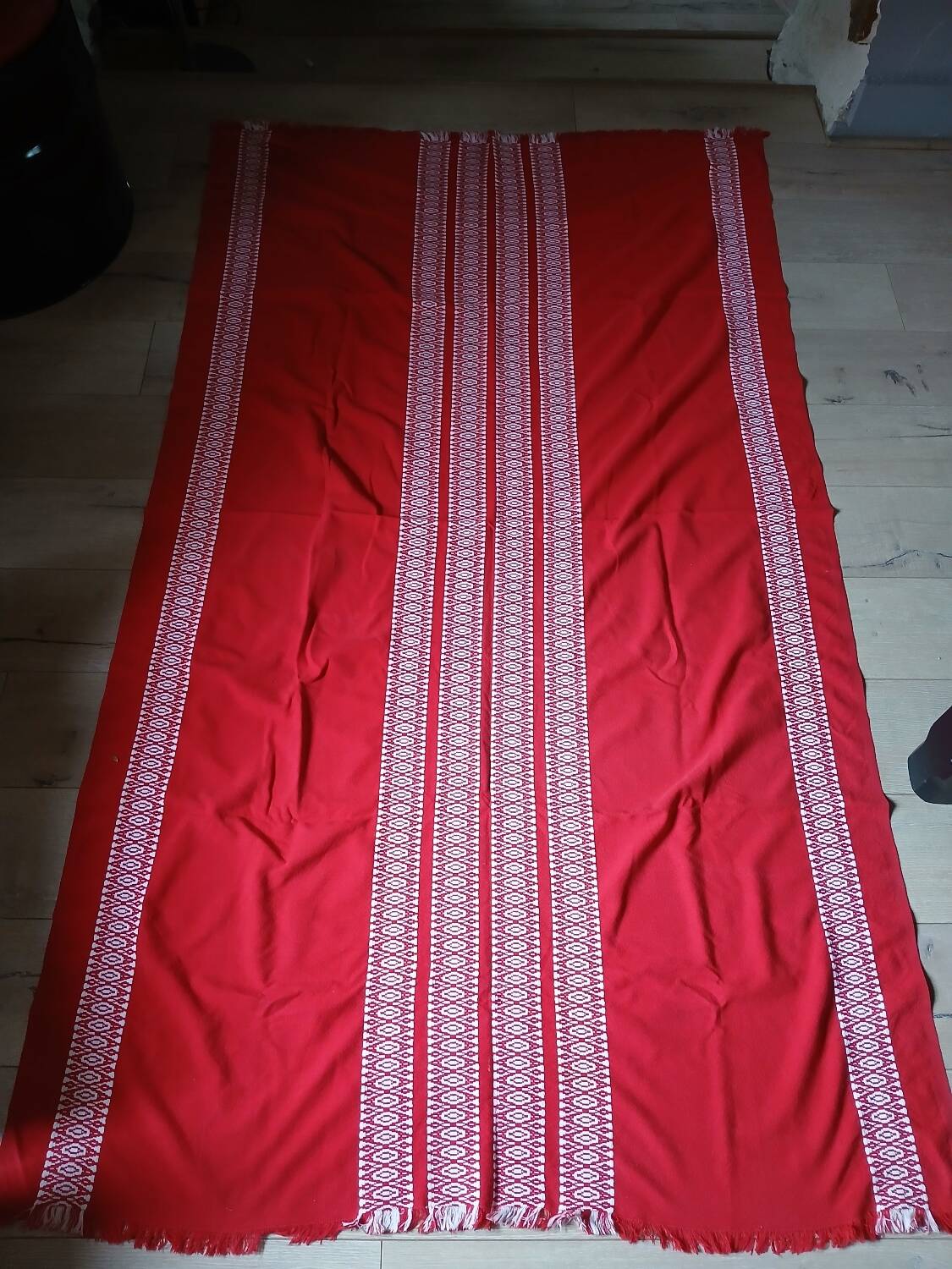 Tablecloth + 12 old napkins